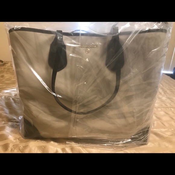 ๐NWT FIRM Michael Kors Large Canvas Tote w/ Black Leather Trim & Handles - Picture 7 of 8